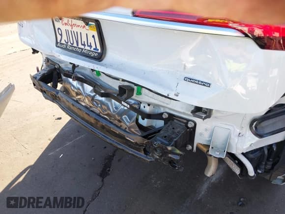 ✅ 2023 Audi Q5 S line Premium • VIN: WA1GAAFY9P2195233 • Lot: 43529601. Wystawiony na IAAI z przebiegiem 24 731 mil. Bezpłatny archiwum sprzedaży aukcyjnych z USA i szczegółowy raport historii pojazdu na DreamBid. Zdjęcie 18.