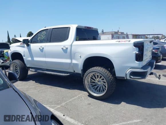 ✅ 2019 Chevrolet Silverado 1500 RST • VIN: 3GCUYEED7KG236968 • Lot: 42543171. Wystawiony na IAAI z przebiegiem 91 245 mil. Bezpłatny archiwum sprzedaży aukcyjnych z USA i szczegółowy raport historii pojazdu na DreamBid. Zdjęcie 15.