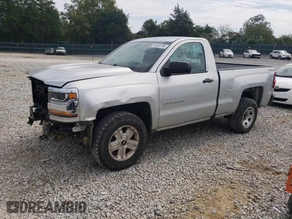 2016 Chevrolet Silverado 1500 Work Truck z VIN 1GCNKNEH9GZ357985, wystawiony jako Copart lot #68695764 z przebiegiem 115 134 mil mil oraz Szkoda całkowita • Salvage title. Historia ofert i sprzedaży dostępna na DreamBid. Obrazek 1.