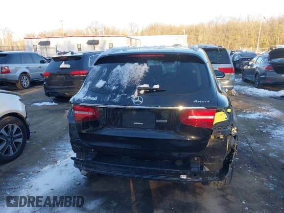 ✅ 2019 Mercedes-Benz GLC 300 • VIN: WDC0G4KB9K1005464 • Lot: 41294141. Wystawiony na IAAI z przebiegiem 72 636 mil. Bezpłatny archiwum sprzedaży aukcyjnych z USA i szczegółowy raport historii pojazdu na DreamBid. Zdjęcie 17.