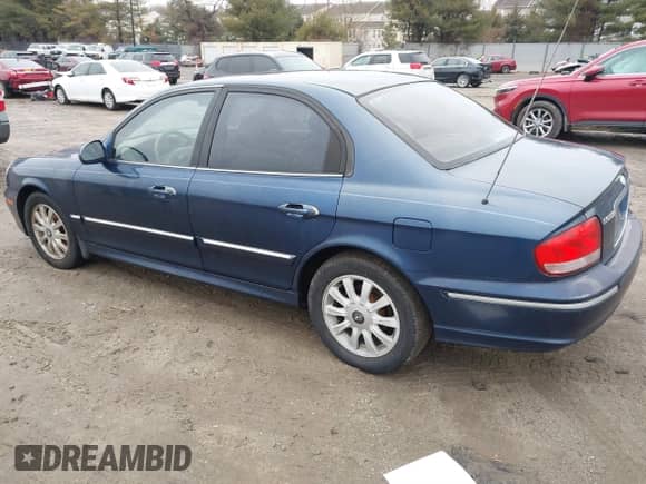 2004 Hyundai Sonata GLS z VIN KMHWF35H94A065434, wystawiony jako IAAI lot #41527880 z przebiegiem 137 357 mil mil oraz . Historia ofert i sprzedaży dostępna na DreamBid. Obrazek 3.