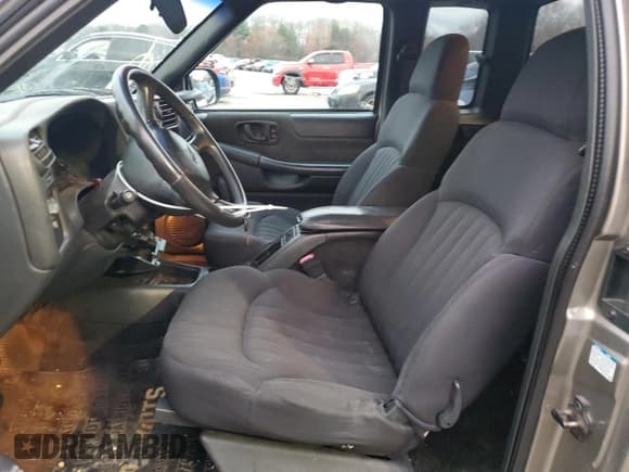 ✅ 2003 Chevrolet S-10 LS • VIN: 1GCDT19X238168971 • Лот: 83415254. Опубликован ранее на Copart с пробегом 138 443 миль. Бесплатный доступ к архиву аукционных продаж из США и подробный отчёт об истории автомобиля на DreamBid. Изображение 7.