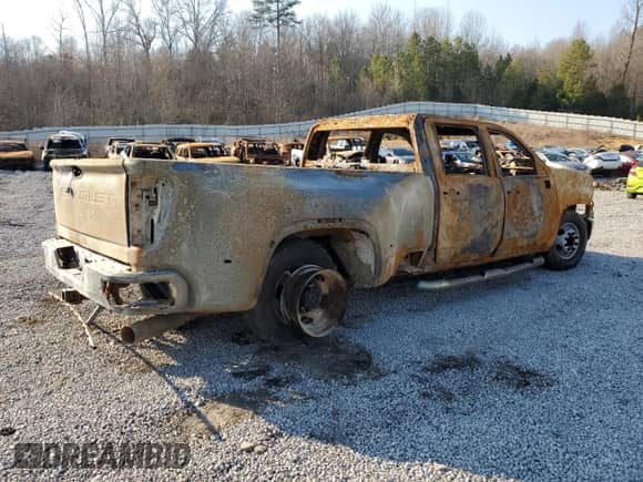 2021 Chevrolet Silverado 3500HD LT z VIN 1GC4YTEY1MF224939, wystawiony jako Copart lot #45897845 z przebiegiem Nie podano mil oraz Szkoda całkowita • Salvage title. Historia ofert i sprzedaży dostępna na DreamBid. Obrazek 3.