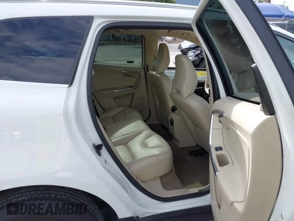 ✅ 2013 Volvo XC60 3.2L • VIN: YV4940DZ6D2416162 • Lot: 43516794. Listed on IAAI with 153,093 mi. Free auction sales archive from the USA and detailed vehicle history report at DreamBid. Image 8.