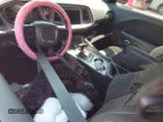 ✅ 2023 Dodge Challenger SXT • VIN: 2C3CDZAG2PH527615 • Lot: 66770764. Wystawiony na Copart z przebiegiem Nie podano. Bezpłatny archiwum sprzedaży aukcyjnych z USA i szczegółowy raport historii pojazdu na DreamBid. Zdjęcie 8.