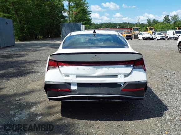 ✅ 2025 Hyundai Elantra SEL Sport • VIN: KMHLM4DG7SU913605 • Lot: 42799444. Listed on IAAI with 25,776 mi. Free auction sales archive from the USA and detailed vehicle history report at DreamBid. Image 16.