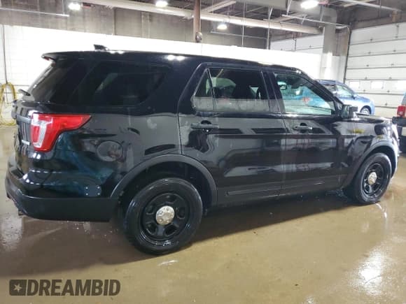 ✅ 2017 Ford Police Interceptor Utility • VIN: 1FM5K8AT5HGA62869 • Лот: 61285845. Опубликован ранее на Copart с пробегом 132 057 миль. Бесплатный доступ к архиву аукционных продаж из США и подробный отчёт об истории автомобиля на DreamBid. Изображение 3.