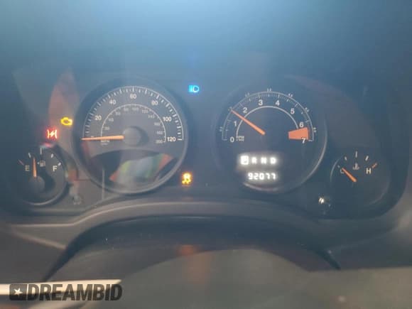 ✅ 2016 Jeep Patriot Latitude • VIN: 1C4NJPFB2GD609534 • Лот: 84390805. Опубликован ранее на Copart с пробегом 92 077 миль. Бесплатный доступ к архиву аукционных продаж из США и подробный отчёт об истории автомобиля на DreamBid. Изображение 9.