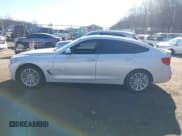 ✅ 2015 BMW 3 Series 328i Gran Turismo xDrive • VIN: WBA3X5C51FD560749 • Лот: 43815474. Опубликован ранее на IAAI с пробегом 77 072 миль. Бесплатный доступ к архиву аукционных продаж из США и подробный отчёт об истории автомобиля на DreamBid. Изображение 14.