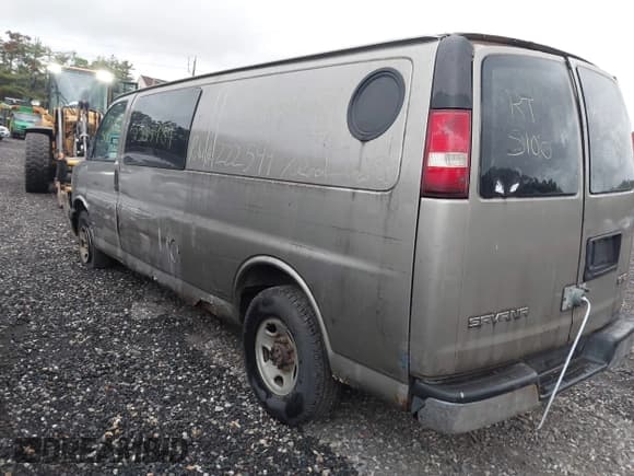 ✅ 2003 GMC Savana Cargo • VIN: 1GTHG39U431179048 • Lot: 43389082. Wystawiony na IAAI z przebiegiem Nie podano. Bezpłatny archiwum sprzedaży aukcyjnych z USA i szczegółowy raport historii pojazdu na DreamBid. Zdjęcie 3.