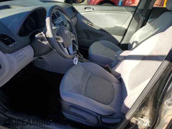 ✅ 2017 Hyundai Accent SE • VIN: KMHCT4AE9HU358168 • Лот: 80137194. Опубликован ранее на Copart с пробегом 86 511 миль. Бесплатный доступ к архиву аукционных продаж из США и подробный отчёт об истории автомобиля на DreamBid. Изображение 7.