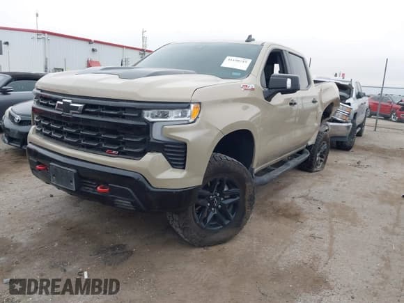✅ 2022 Chevrolet Silverado 1500 LT Trail Boss • VIN: 3GCUDFED4NG518510 • Lot: 41190719. Wystawiony na IAAI z przebiegiem 42 517 mil. Bezpłatny archiwum sprzedaży aukcyjnych z USA i szczegółowy raport historii pojazdu na DreamBid. Zdjęcie 2.