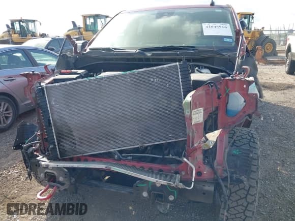 ✅ 2022 Chevrolet Silverado 1500 LT Trail Boss • VIN: 3GCUDFED5NG572592 • Lot: 42045916. Wystawiony na IAAI z przebiegiem 120 559 mil. Bezpłatny archiwum sprzedaży aukcyjnych z USA i szczegółowy raport historii pojazdu na DreamBid. Zdjęcie 6.