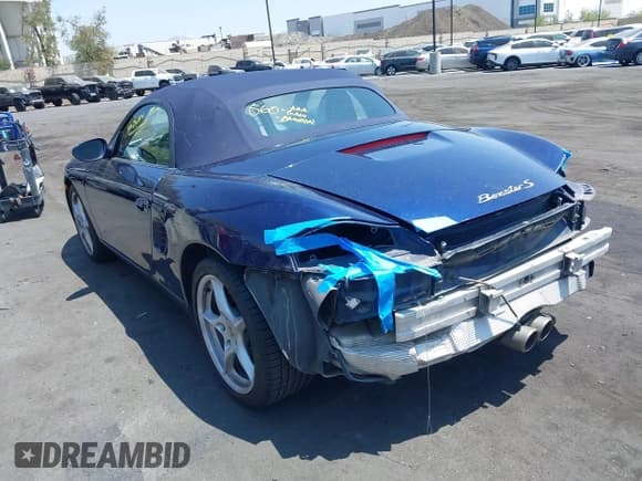 ✅ 2003 Porsche Boxster S • VIN: WP0CB29813U660380 • Lot: 42783776. Wystawiony na IAAI z przebiegiem 126 156 mil. Bezpłatny archiwum sprzedaży aukcyjnych z USA i szczegółowy raport historii pojazdu na DreamBid. Zdjęcie 3.