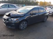 ✅ 2021 Nissan Versa SV • VIN: 3N1CN8EVXML813522 • Lot: 43657223. Wystawiony na IAAI z przebiegiem 99 298 mil. Bezpłatny archiwum sprzedaży aukcyjnych z USA i szczegółowy raport historii pojazdu na DreamBid. Zdjęcie 2.