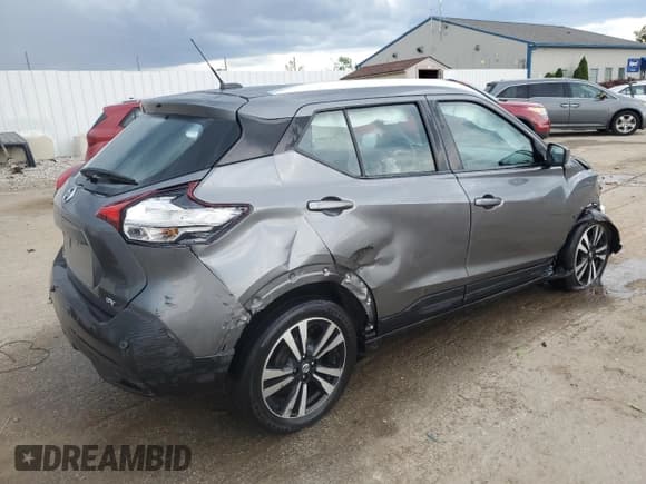 ✅ 2020 Nissan Kicks SV • VIN: 3N1CP5CV0LL490964 • Lot: 63794865. Wystawiony na Copart z przebiegiem 102 209 mil. Bezpłatny archiwum sprzedaży aukcyjnych z USA i szczegółowy raport historii pojazdu na DreamBid. Zdjęcie 3.