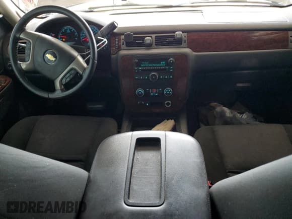 ✅ 2011 Chevrolet Suburban LS • VIN: 1GNSKHE30BR191509 • Lot: 62356864. Wystawiony na Copart z przebiegiem 149 600 mil. Bezpłatny archiwum sprzedaży aukcyjnych z USA i szczegółowy raport historii pojazdu na DreamBid. Zdjęcie 8.