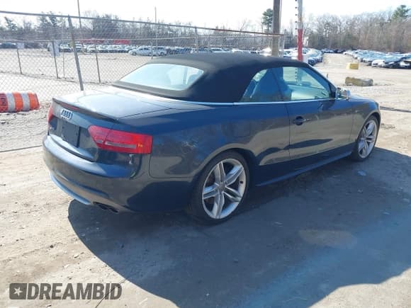 ✅ 2012 Audi S5 Premium Plus • VIN: WAUCGAFH4CN004360 • Лот: 41742130. Опубликован ранее на IAAI с пробегом 106 929 миль. Бесплатный доступ к архиву аукционных продаж из США и подробный отчёт об истории автомобиля на DreamBid. Изображение 4.