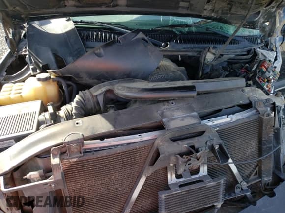 ✅ 2002 Chevrolet Suburban LT • VIN: 1GNFK16T02J261631 • Лот: 46933875. Опубликован ранее на Copart с пробегом Не указан. Бесплатный доступ к архиву аукционных продаж из США и подробный отчёт об истории автомобиля на DreamBid. Изображение 12.