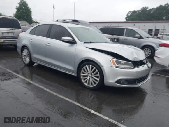 ✅ 2011 Volkswagen Jetta SEL • VIN: 3VWLX7AJ3BM351393 • Lot: 42241299. Listed on IAAI with 130,903 mi. Free auction sales archive from the USA and detailed vehicle history report at DreamBid. Image 1.