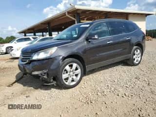 2017 Chevrolet Traverse LT z VIN 1GNKRGKD2HJ201967, wystawiony jako Copart lot #65746135 z przebiegiem 104 518 mil mil oraz Szkoda całkowita • Salvage title. Historia ofert i sprzedaży dostępna na DreamBid. Obrazek 1.