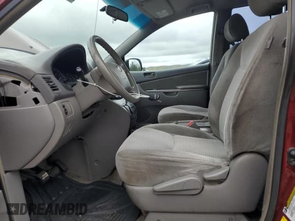 ✅ 2006 Toyota Sienna CE • VIN: 5TDZA23C76S398013 • Lot: 61054945. Listed on Copart with 263,984 mi. Free auction sales archive from the USA and detailed vehicle history report at DreamBid. Image 7.
