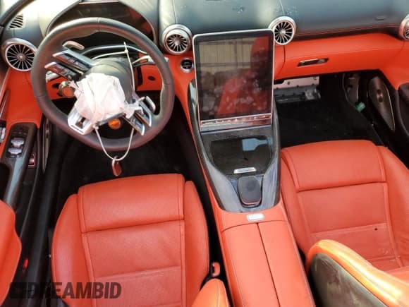 ✅ 2023 Mercedes-Benz SL 63 AMG • VIN: W1KVK8BB1PF014855 • Lot: 82298925. Wystawiony na Copart z przebiegiem Nie podano. Bezpłatny archiwum sprzedaży aukcyjnych z USA i szczegółowy raport historii pojazdu na DreamBid. Zdjęcie 8.