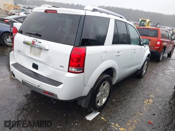 ✅ 2006 Saturn VUE • VIN: 5GZCZ53426S895629 • Lot: 41567279. Wystawiony na IAAI z przebiegiem 157 126 mil. Bezpłatny archiwum sprzedaży aukcyjnych z USA i szczegółowy raport historii pojazdu na DreamBid. Zdjęcie 4.