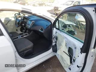 ✅ 2017 Chevrolet Cruze LS • VIN: 1G1BC5SMXH7265209 • Lot: 43371995. Listed on IAAI with 133,478 mi. Free auction sales archive from the USA and detailed vehicle history report at DreamBid. Image 5.