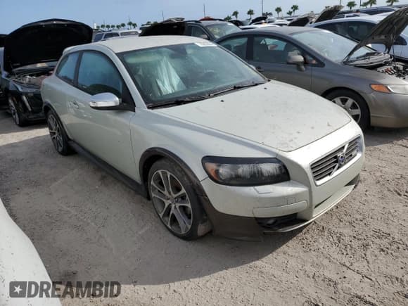 ✅ 2009 Volvo C30 • VIN: YV1MK672992138895 • Lot: 76203864. Wystawiony na Copart z przebiegiem Nie podano. Bezpłatny archiwum sprzedaży aukcyjnych z USA i szczegółowy raport historii pojazdu na DreamBid. Zdjęcie 4.