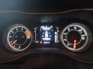 ✅ 2021 Jeep Cherokee Latitude Lux • VIN: 1C4PJMMX5MD194128 • Lot: 42257671. Wystawiony na IAAI z przebiegiem 25 969 mil. Bezpłatny archiwum sprzedaży aukcyjnych z USA i szczegółowy raport historii pojazdu na DreamBid. Zdjęcie 7.