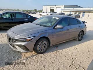 ✅ 2025 Hyundai Elantra Blue • VIN: KMHLM4DJXSU132105 • Lot: 71220335. Listed on Copart with 15,428 mi. Free auction sales archive from the USA and detailed vehicle history report at DreamBid. Image 1.