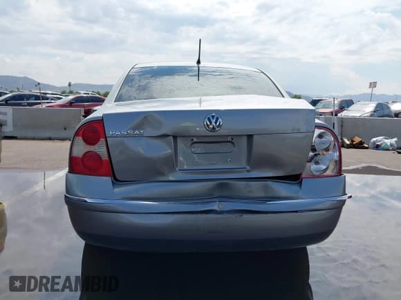 ✅ 2004 Volkswagen Passat GLS • VIN: WVWPD63B14E183114 • Lot: 43141382. Listed on IAAI with 145,242 mi. Free auction sales archive from the USA and detailed vehicle history report at DreamBid. Image 16.