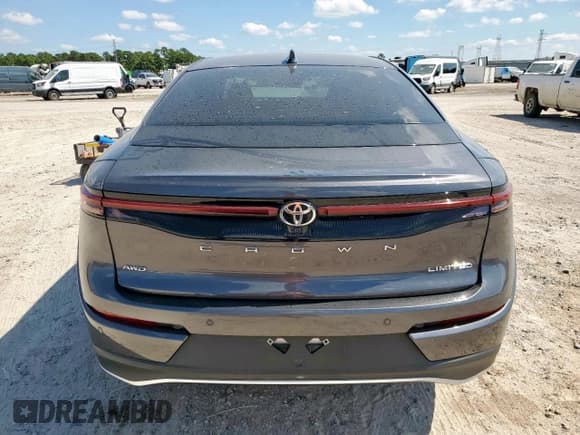 ✅ 2023 Toyota Crown Limited • VIN: JTDAAAAF1P3018056 • Лот: 82397875. Опубликован ранее на Copart с пробегом 42 064 миль. Бесплатный доступ к архиву аукционных продаж из США и подробный отчёт об истории автомобиля на DreamBid. Изображение 6.