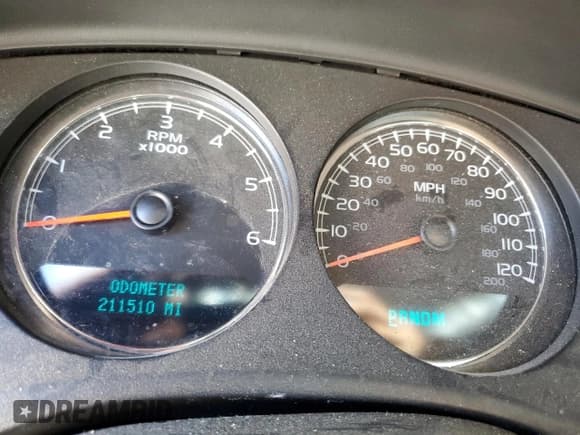 ✅ 2008 GMC Sierra Denali • VIN: 2GTEC638481135144 • Lot: 70402884. Listed on Copart with 211,510 mi. Free auction sales archive from the USA and detailed vehicle history report at DreamBid. Image 9.