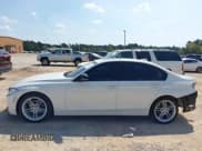 ✅ 2015 BMW 3 Series 320i xDrive • VIN: WBA3C3C58FK200678 • Lot: 43303182. Wystawiony na IAAI z przebiegiem 94 818 mil. Bezpłatny archiwum sprzedaży aukcyjnych z USA i szczegółowy raport historii pojazdu na DreamBid. Zdjęcie 14.