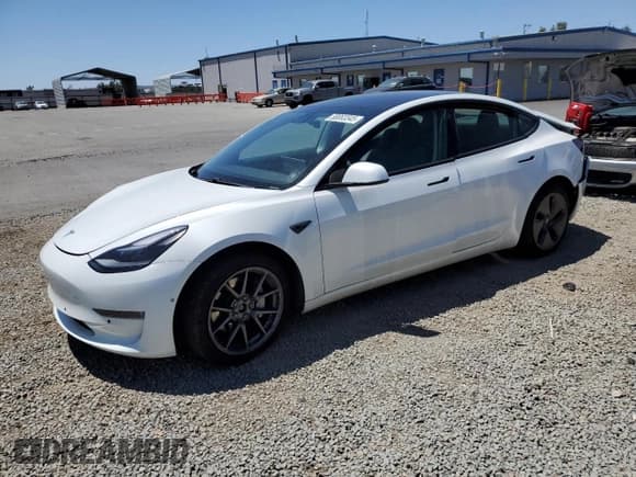 ✅ 2021 Tesla Model 3 Long Range • VIN: 5YJ3E1EB2MF015072 • Lot: 58063345. Wystawiony na Copart z przebiegiem 72 082 mil. Bezpłatny archiwum sprzedaży aukcyjnych z USA i szczegółowy raport historii pojazdu na DreamBid. Zdjęcie 1.