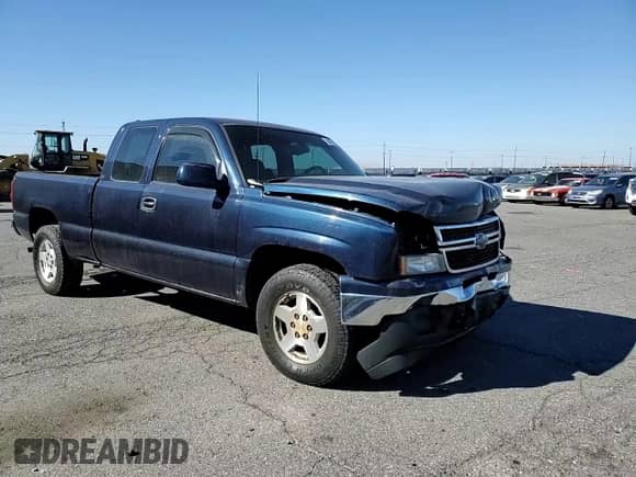 ✅ 2006 Chevrolet Silverado 1500 LS • VIN: 2GCEK19B861135914 • Lot: 75017414. Wystawiony na Copart z przebiegiem 183 185 mil mil. Skorzystaj z bezpłatnego archiwum sprzedaży aukcyjnych z USA i zobacz szczegółowy raport historii pojazdu na DreamBid. Zdjęcie 10.
