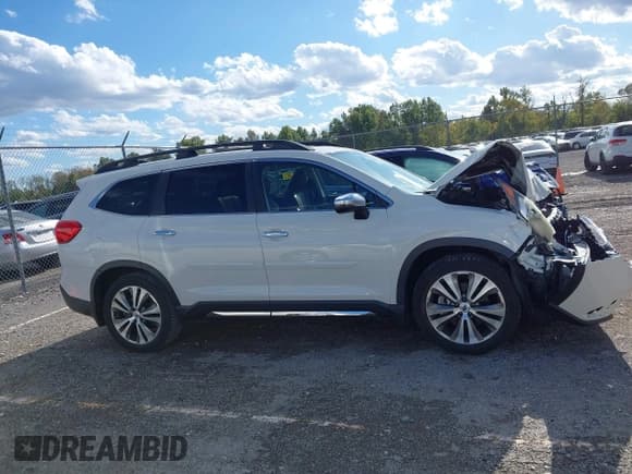 ✅ 2019 Subaru Ascent Touring • VIN: 4S4WMARD9K3472642 • Lot: 43493074. Listed on IAAI with 39,492 mi. Free auction sales archive from the USA and detailed vehicle history report at DreamBid. Image 14.