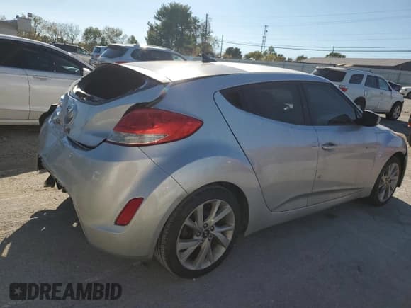 ✅ 2017 Hyundai Veloster • VIN: KMHTC6ADXHU306082 • Лот: 75651444. Опубликован ранее на Copart с пробегом 145 959 миль. Бесплатный доступ к архиву аукционных продаж из США и подробный отчёт об истории автомобиля на DreamBid. Изображение 3.