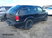 ✅ 2002 Chevrolet Blazer LS • VIN: 1GNCS18W72K201625 • Lot: 41307980. Wystawiony na IAAI z przebiegiem 114 422 mil. Bezpłatny archiwum sprzedaży aukcyjnych z USA i szczegółowy raport historii pojazdu na DreamBid. Zdjęcie 4.