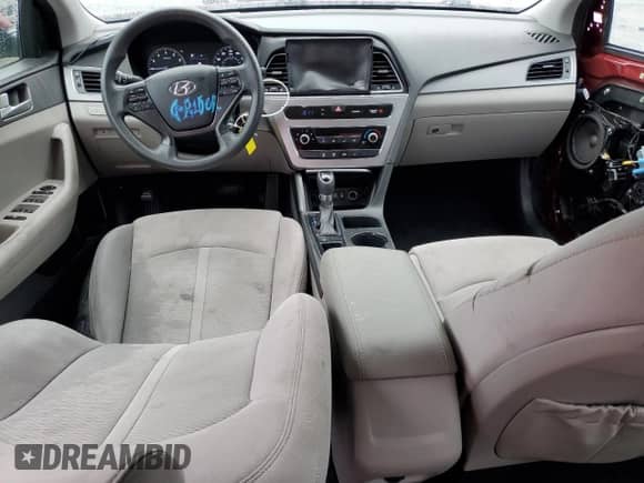 ✅ 2015 Hyundai Sonata SE • VIN: 5NPE24AF7FH193768 • Lot: 86293555. Wystawiony na Copart z przebiegiem 97 809 mil mil. Skorzystaj z bezpłatnego archiwum sprzedaży aukcyjnych z USA i zobacz szczegółowy raport historii pojazdu na DreamBid. Zdjęcie 8.