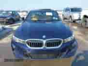 2023 BMW 3 Series 330i xDrive z VIN 3MW89FF00P8C96895, wystawiony jako IAAI lot #43223429 z przebiegiem 25 207 mil mil oraz . Historia ofert i sprzedaży dostępna na DreamBid. Obrazek 12.