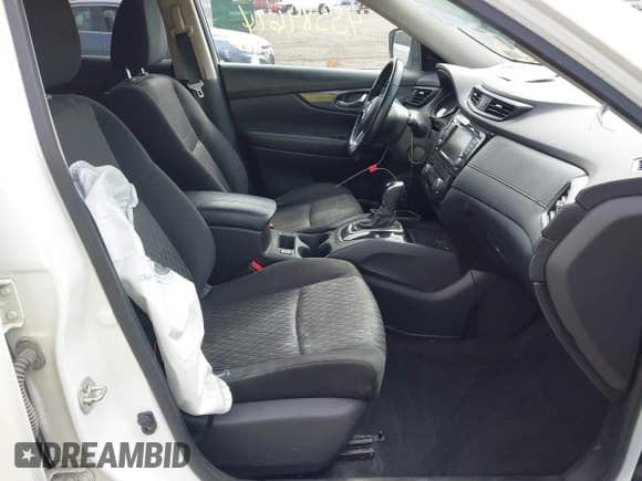 ✅ 2020 Nissan Rogue SV • VIN: JN8AT2MV4LW133430 • Lot: 43389614. Wystawiony na IAAI z przebiegiem 69 361 mil. Bezpłatny archiwum sprzedaży aukcyjnych z USA i szczegółowy raport historii pojazdu na DreamBid. Zdjęcie 5.