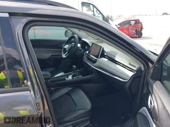 ✅ 2022 Jeep Compass Latitude • VIN: 3C4NJDBB5NT165433 • Lot: 43430293. Listed on IAAI with 34,505 mi. Free auction sales archive from the USA and detailed vehicle history report at DreamBid. Image 5.