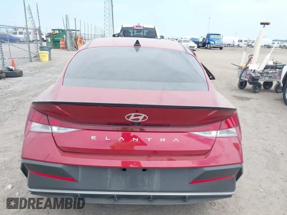 ✅ 2025 Hyundai Elantra SEL Sport • VIN: KMHLM4DGXSU889073 • Lot: 43027867. Listed on IAAI with 7,473 mi. Free auction sales archive from the USA and detailed vehicle history report at DreamBid. Image 15.