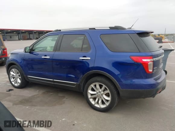✅ 2015 Ford Explorer XLT • VIN: 1FM5K8D88FGA40675 • Lot: 43527775. Wystawiony na IAAI z przebiegiem 144 981 mil. Bezpłatny archiwum sprzedaży aukcyjnych z USA i szczegółowy raport historii pojazdu na DreamBid. Zdjęcie 14.