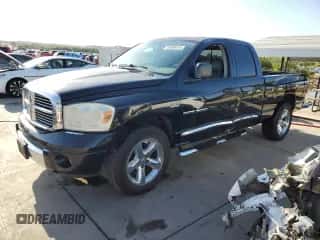 2007 Dodge 1500 SLT z VIN 1D7HA18217S120440, wystawiony jako Copart lot #67409114 z przebiegiem 183 216 mil mil oraz Czysty tytuł • Clean title. Historia ofert i sprzedaży dostępna na DreamBid. Obrazek 1.