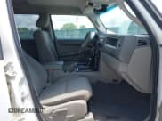 ✅ 2009 Jeep Commander Sport • VIN: 1J8HH48K89C550446 • Lot: 42505106. Wystawiony na IAAI z przebiegiem 124 299 mil. Bezpłatny archiwum sprzedaży aukcyjnych z USA i szczegółowy raport historii pojazdu na DreamBid. Zdjęcie 5.