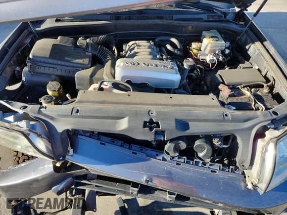 ✅ 2004 Toyota 4Runner Limited • VIN: JTEBT17R148012106 • Lot: 82574095. Listed on Copart with 250,372 mi. Free auction sales archive from the USA and detailed vehicle history report at DreamBid. Image 12.